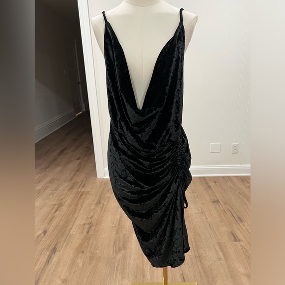 REBDOLLS Velvet Ruched Bodycon Dress - Picture 1 of 15